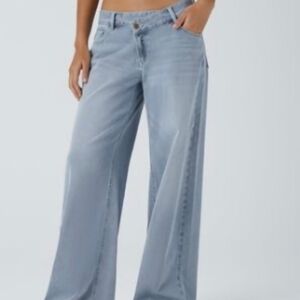 Women's Light Blue Jeans- Halara
